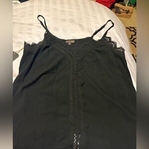 Shyanne black tank size XL